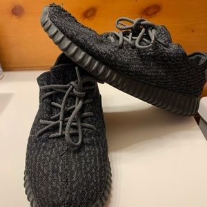 Yeezy 350 Pirate Black sz 10.5